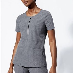 Jaanuu Women’s Dash Half-Zip Scrub Top Gray Size Small